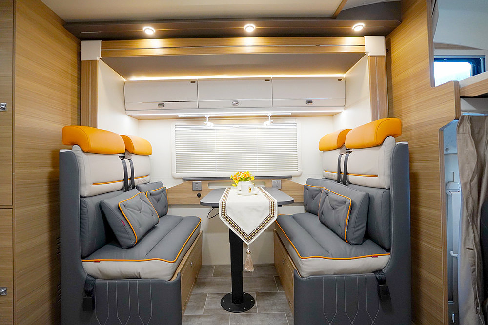 大驰蛮牛双拓展房车配置,大驰蛮牛c型双拓展房车参数油耗