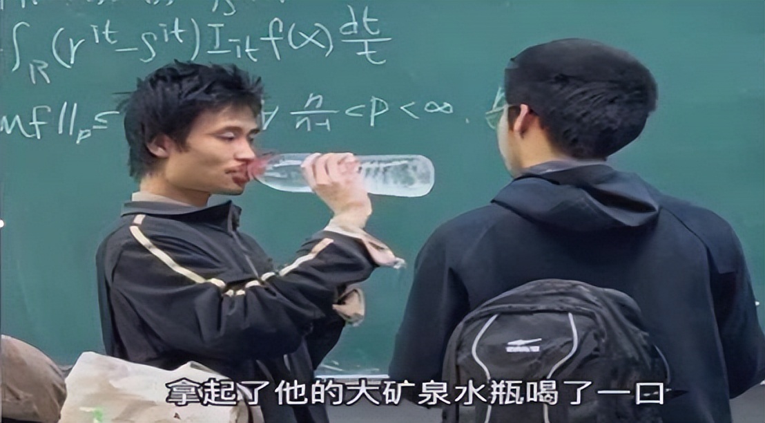 农夫山泉面对消费者对瓶装水质疑,农夫山泉如何称霸瓶装水