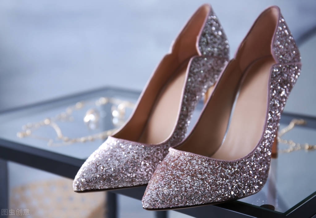 最早的高跟鞋,世界上最细的高跟鞋图片