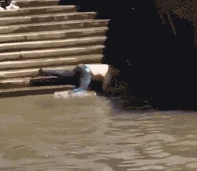 女生在公共场合故意让你难堪,现在的女生一点自知之明都没有