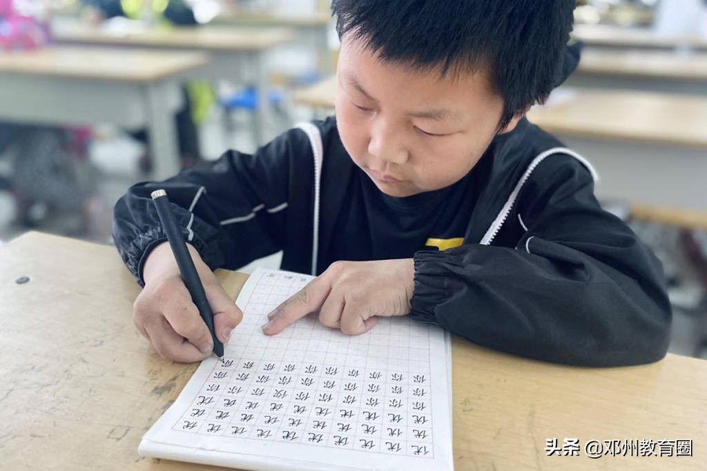 邓州市白牛镇中心小学,南召县中小学课后延时服务