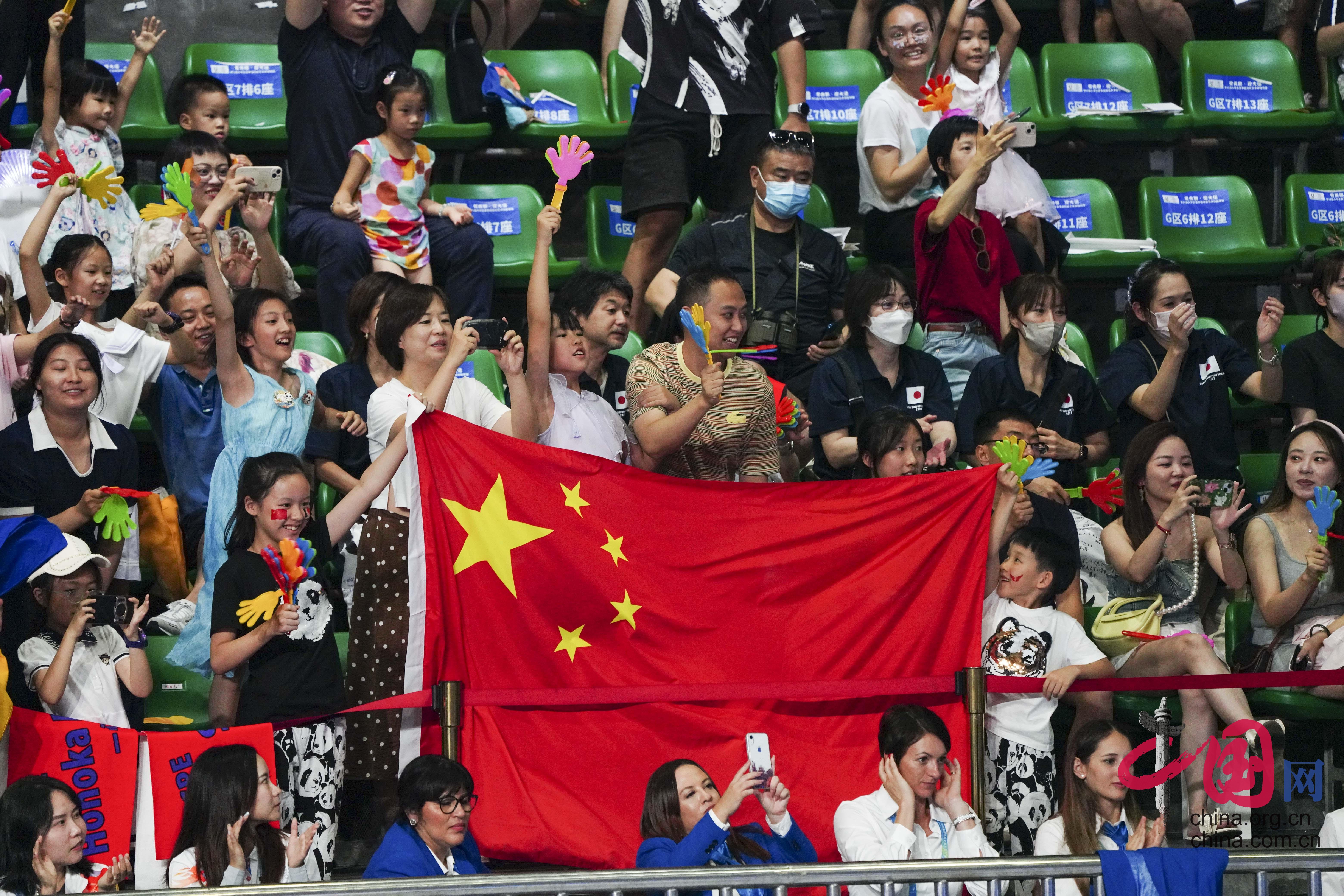 【青春主场】艺术体操集体全能项目中国队夺金：感谢成都人民”