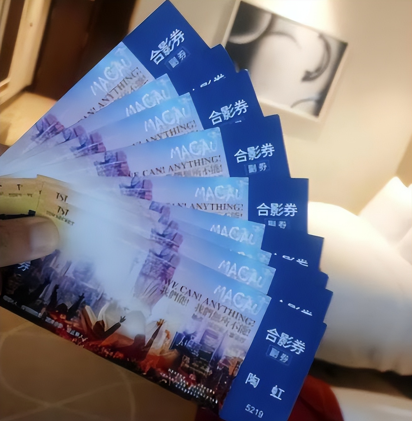 从“万人唾”的郑爽，到张庭夫妇，明星割韭菜的方式越来越丑陋