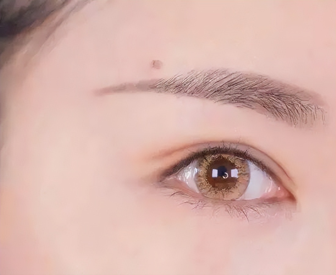 新手如何化妆自然不卡粉,新手如何化妆出无瑕零毛孔的皮肤