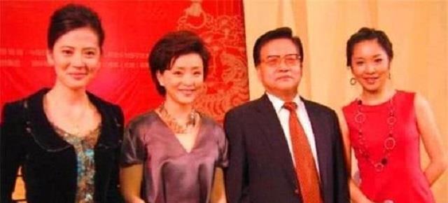 沈冰主持人大赛亚军,2002世界杯沈冰主持节目