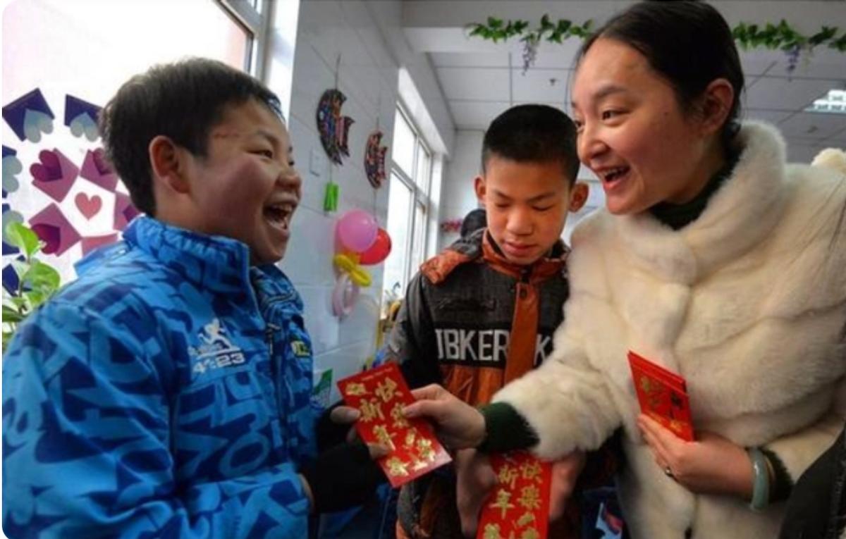 我家1个孩子别人家3个红包怎么给,亲戚家有三个孩子红包怎么给