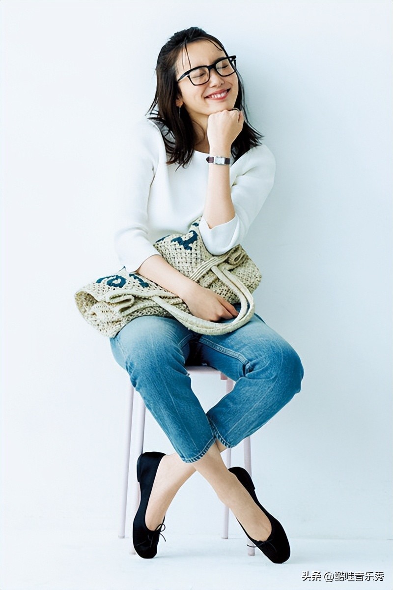 适合15-25岁女生的高颜值服装,适合35-40岁高级感服装