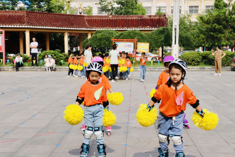 幼儿园小手拉大手运动会,大手拉小手幼儿园亲子活动