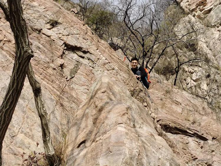 绝壁大梯白云寺,徒步白云寺