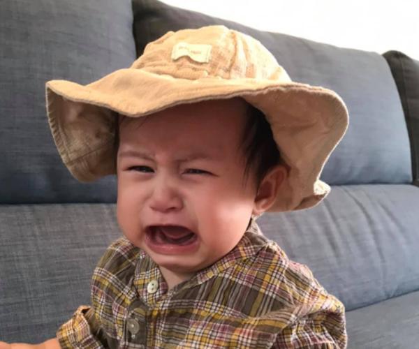 孩子生气就打人咬人,小孩子老是打人咬人怎么回事