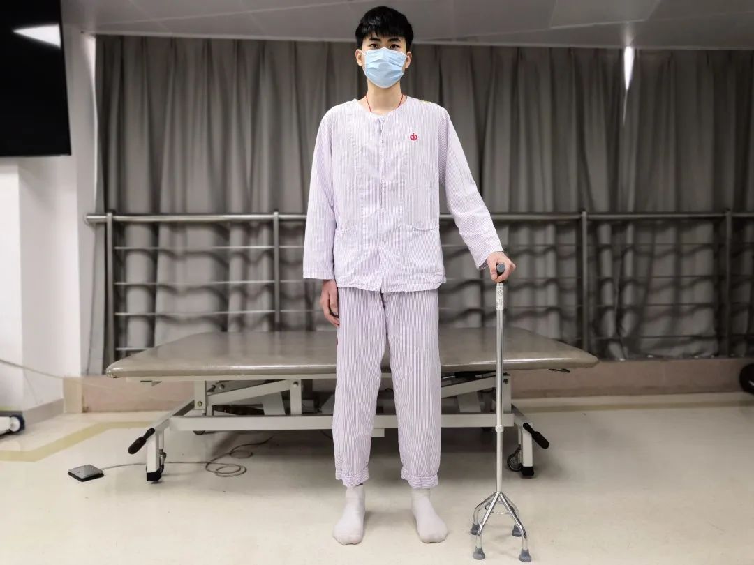 脑梗走路拖脚康复训练方法,脑梗后下肢康复训练教程