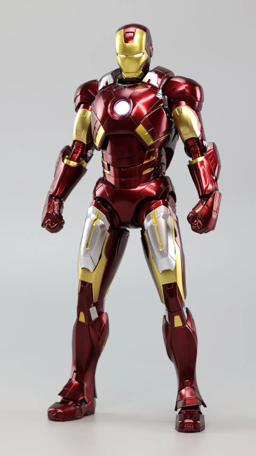 钢铁侠的最强战甲是哪个,钢铁侠最强战甲vs蝙蝠侠最强装甲