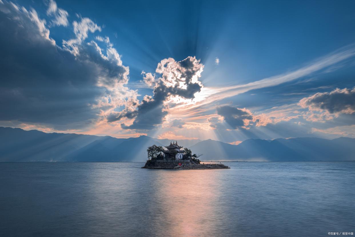 大理古城和丽江古城哪个更推荐,大理古城和丽江古城值得去吗