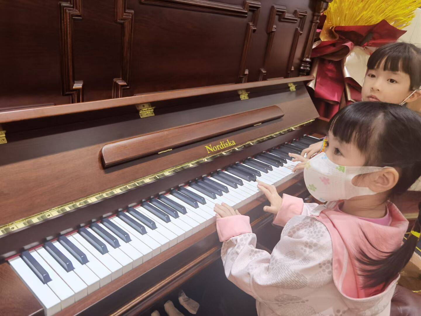 武汉4万左右买诺的斯卡钢琴什么型号比较好？