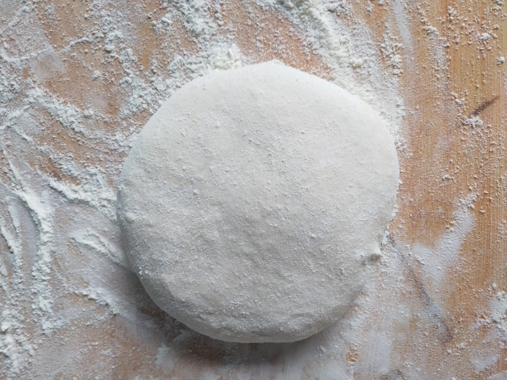 千层饼怎么做才好吃?原来和面有技巧,做对了外黄里暄,酥软油润