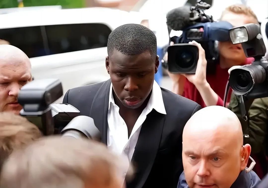 球员虐待狗,足球虐猫事件