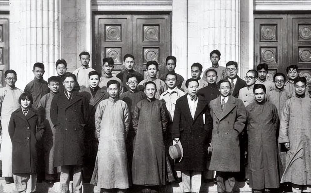 特朗普亲叔叔：将“废品”卖给中国院士，院士回国用它造出原*弹子**