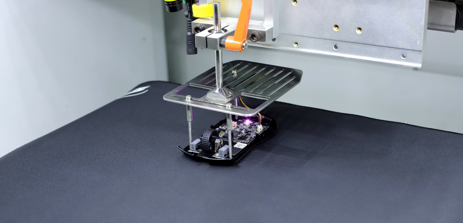 毒蝰鼠标游戏电竞专用,100价位游戏鼠标垫怎么选