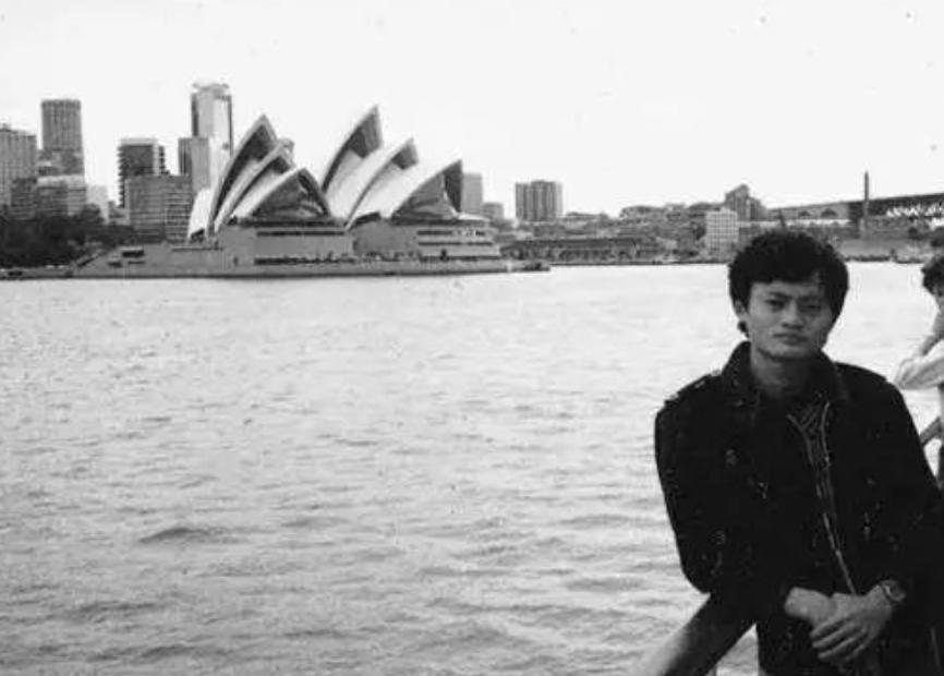 马云在海外被采访,马云澳洲45年后合影