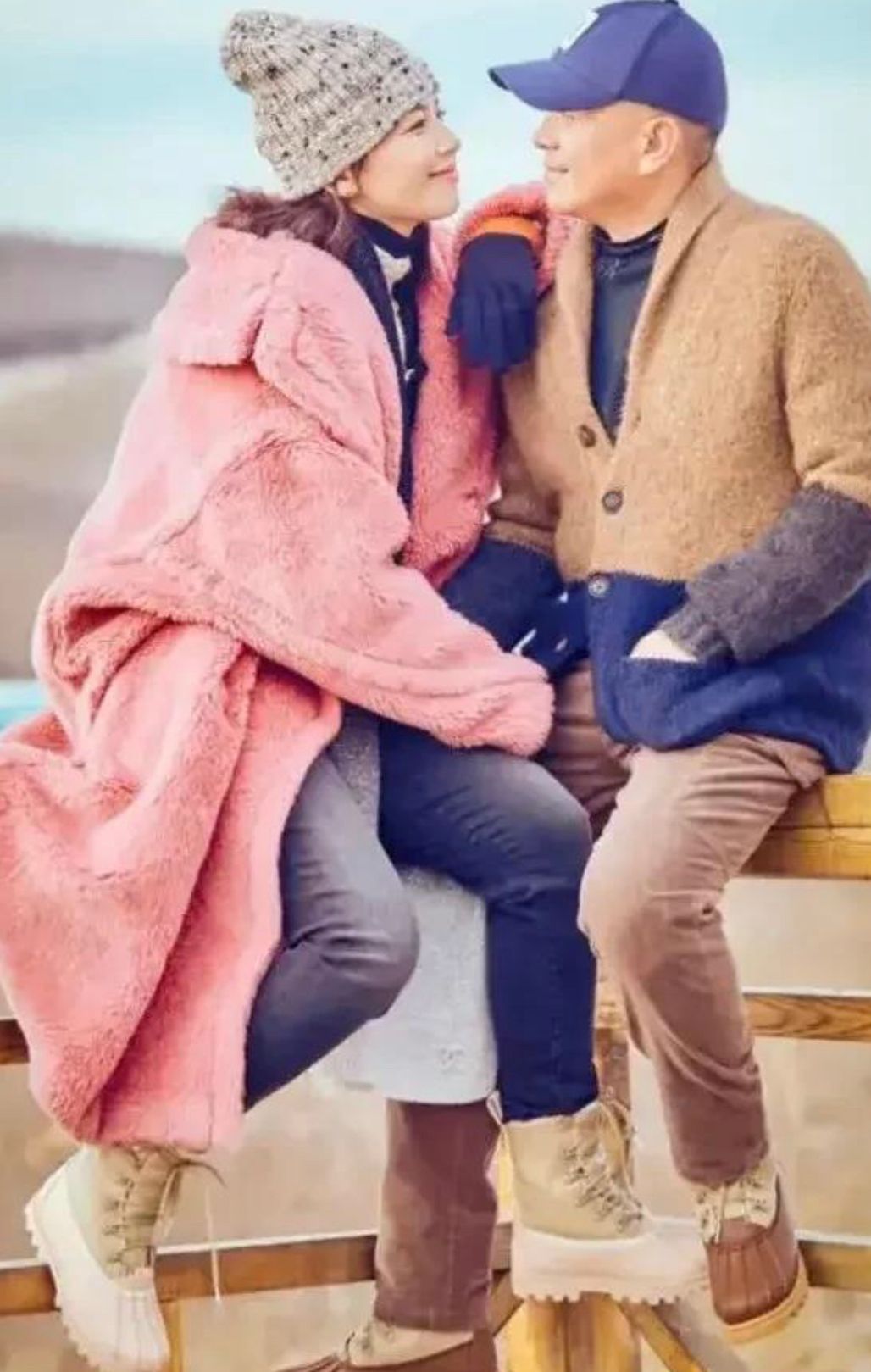 41岁刘涛穿亮片礼服惊艳全场,刘涛以一袭粉色连衣长裙亮相