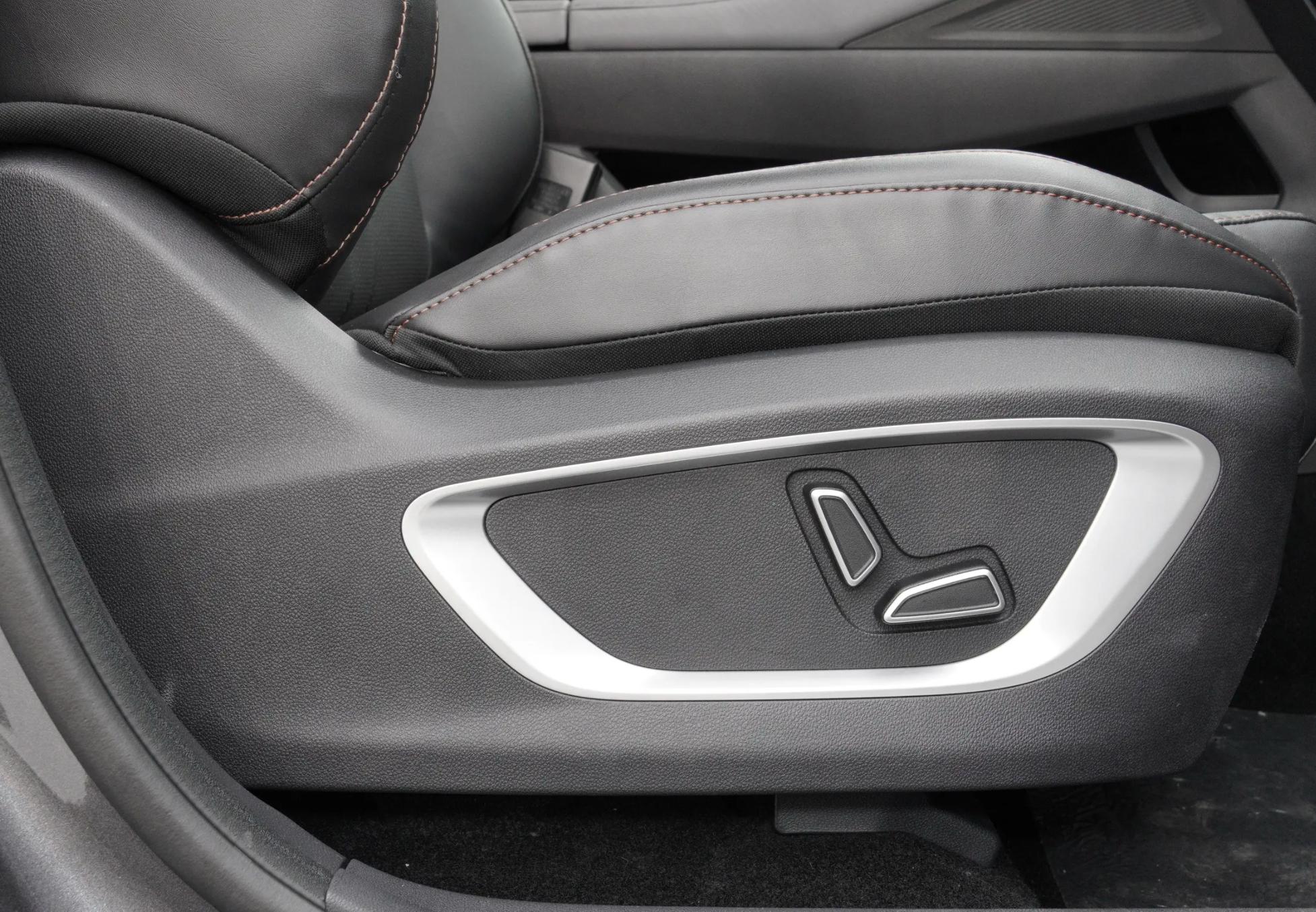 长安cs75plus2.0落地价多少钱,长安cs55plus和cs75plus