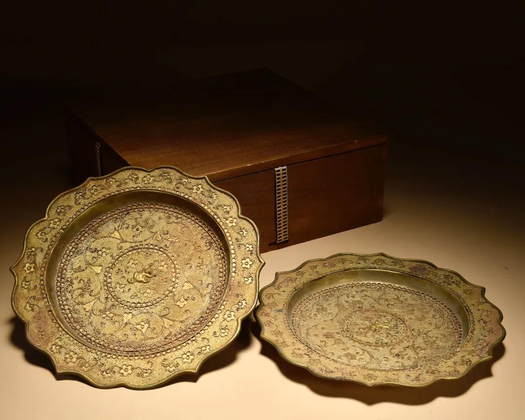 回流镀银盘,鎏金五足铜盘