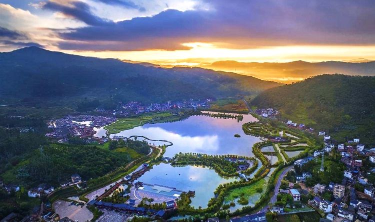 一座半城温泉新兴的福地——美丽的弥勒市作者：姚述清