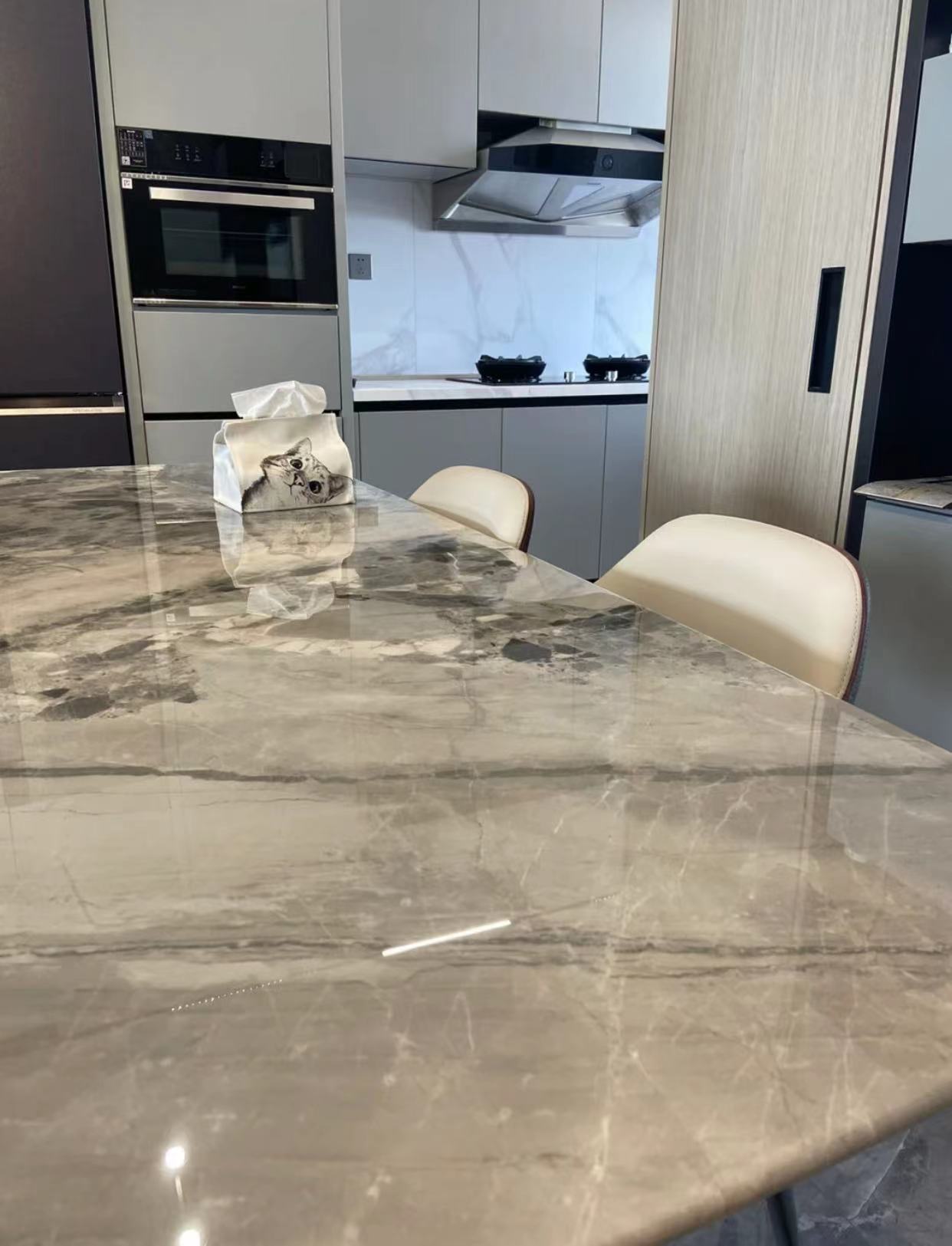 岩板餐桌容易断裂该怎么选,岩板餐桌使用过程中会裂吗