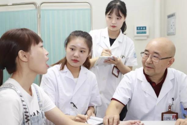 中南大学湘雅医学院排名全国第几,我国前十名医学院