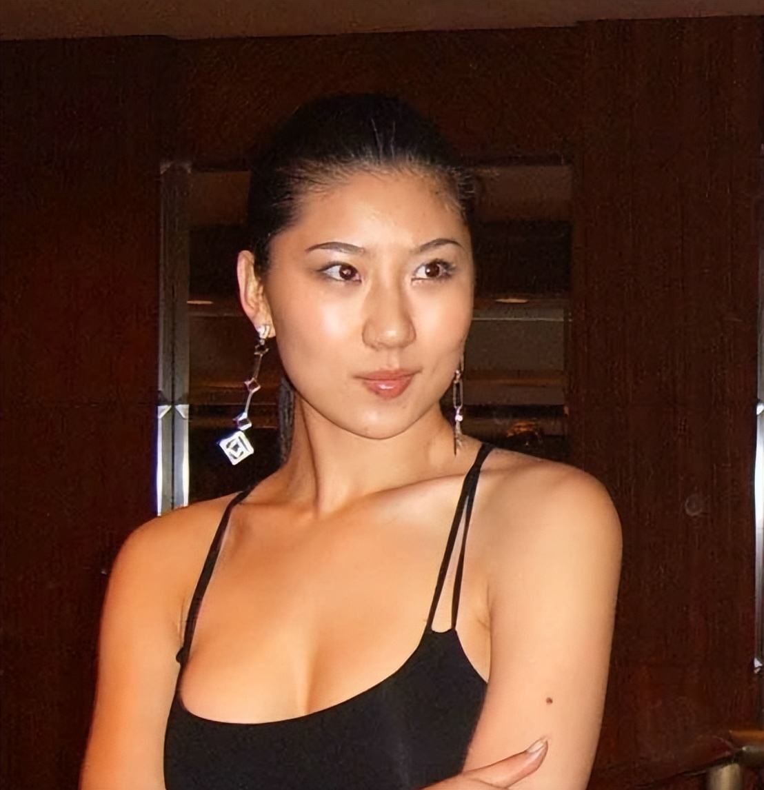 相差49岁的爷孙恋，12年后换回2000万分手费，coco这么做值吗？