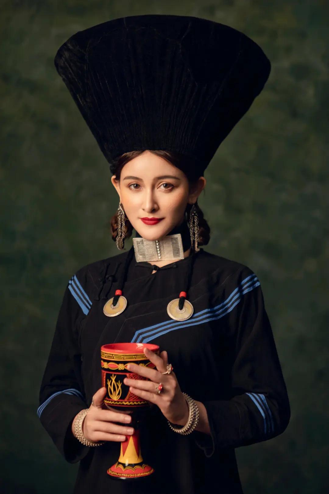 彝族里面普姓的由来,彝族姓氏为什么有4个字