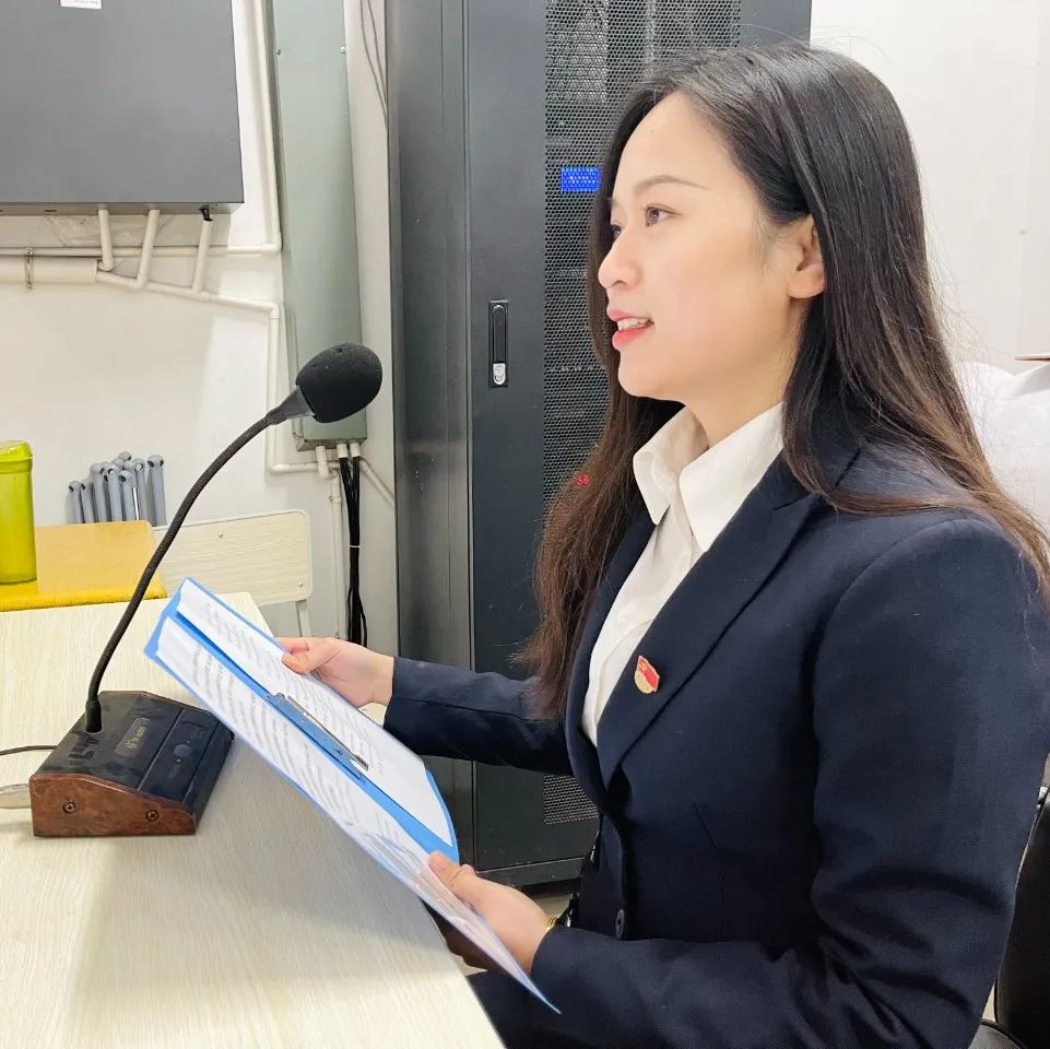 开学季校园展示打卡,开学啦冰墩墩小学生积极向上图片