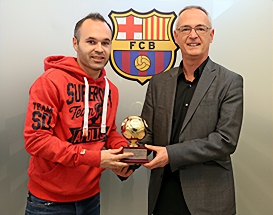 iffhs最佳球员奖,哈维和梅西中场谁厉害