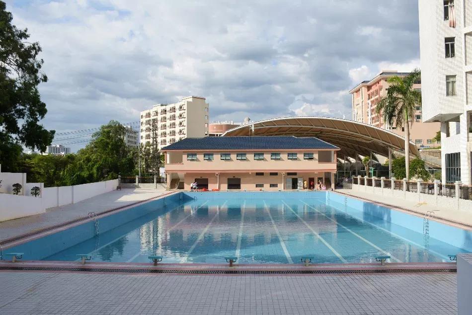 湛江霞山贵族学校,湛江贵族大学有哪些