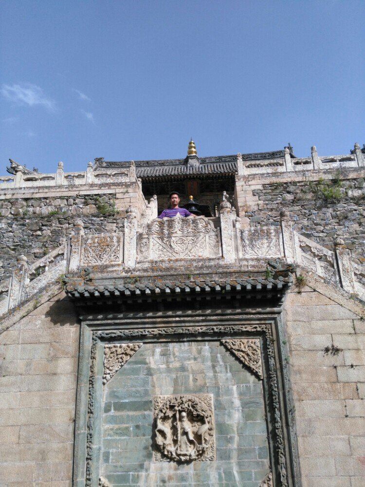 五台山一日游黛螺顶和五爷庙,来到五台山景区佛华山庄五爷庙