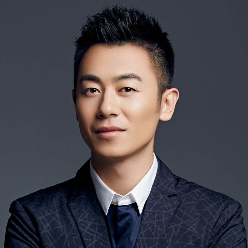 《电影长津湖之水门桥》朱亚文光头引热议，帅哥敢于尝试各种风格