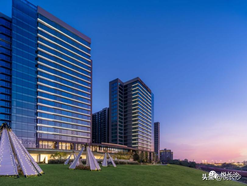 过千万的艺术酒店大平层卖成爆款，凭什么在这个宝藏豪宅里！