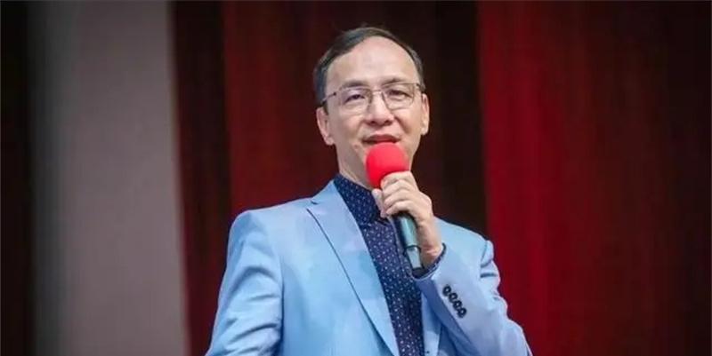 国民*党**大会上多人互殴，曾在大陆任职的台商徐正文被*倒打**在地