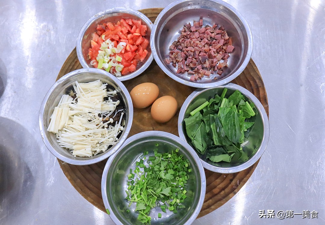 夏天喝的养生粥有哪些,分享3道适合中老年人喝的养生汤