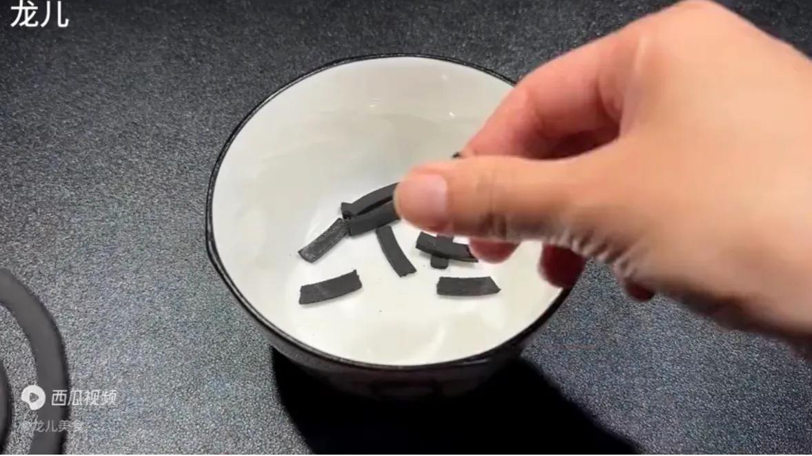 蚊香放在水里泡一泡妙用,蚊香放在水里面泡一泡起什么作用