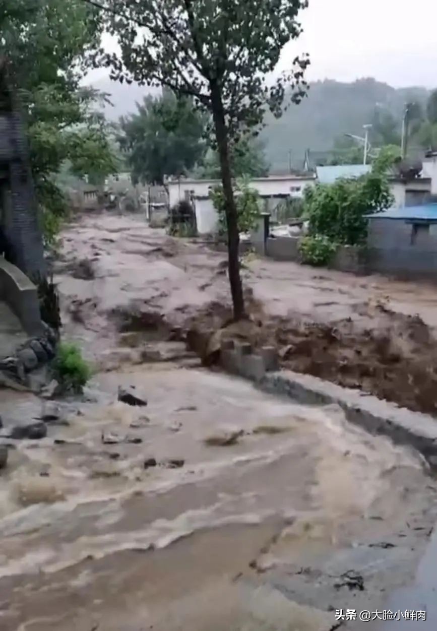 河北涞水泥石流视频,涞水汤家庄泥石流