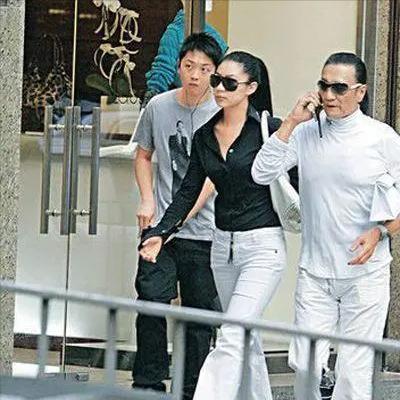 被谢贤养了12年无果，用青春换来2000万，如今38岁的Coco怎么样了