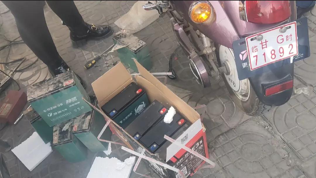 天能电瓶4块48v20a以旧换新价格,电动车电瓶48v20a以旧换新多少钱