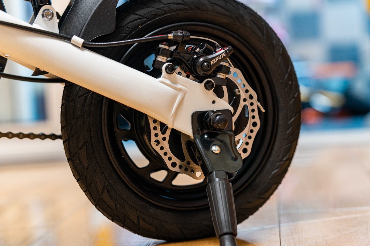 1.6K入手伪装成折叠自行车的电瓶车——京东京造ModernE-01