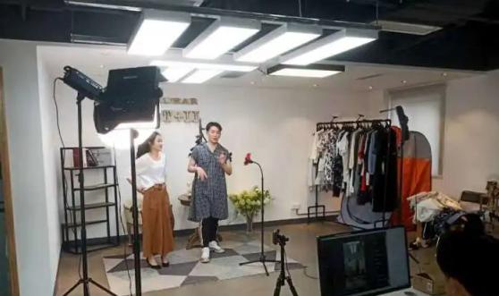 怎么用抖音推广自己的店面,实体店怎么做店面推广