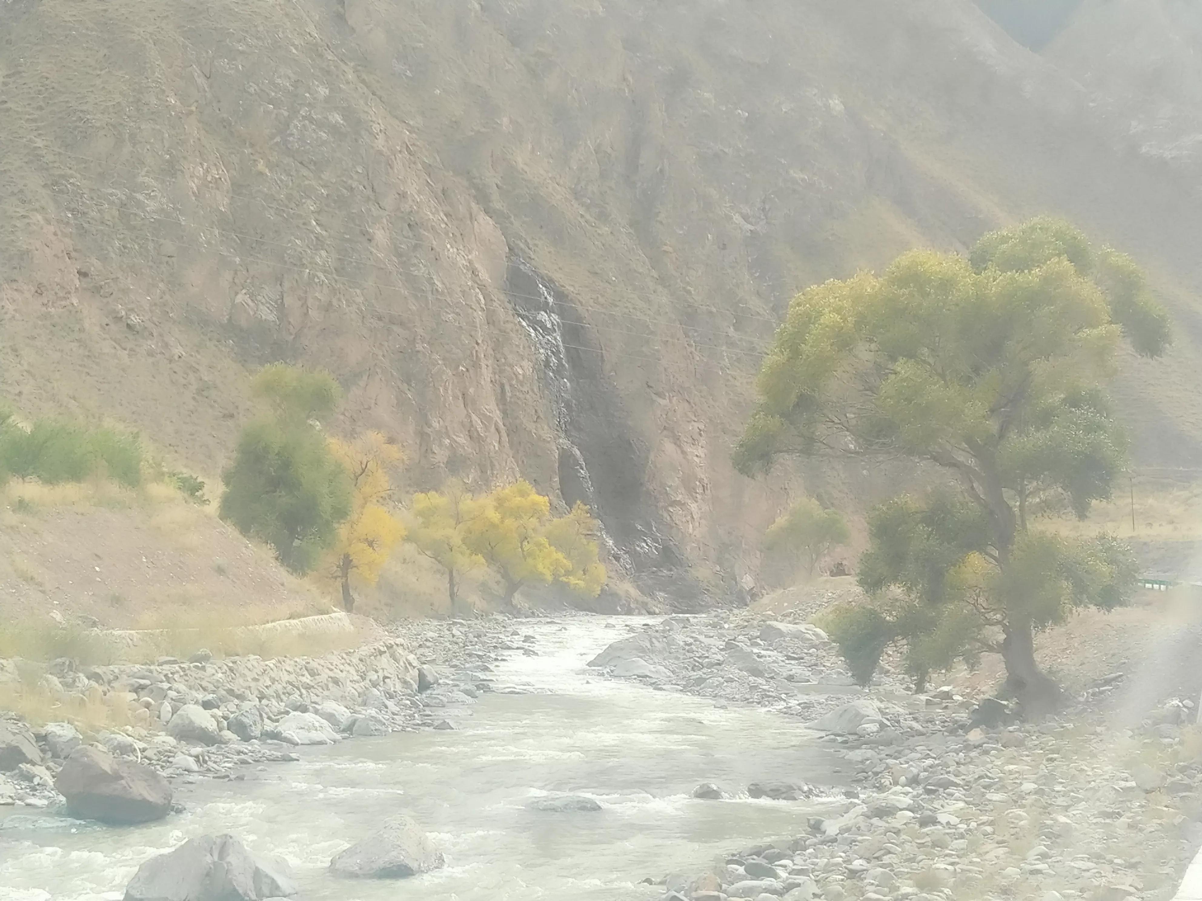 从甘肃翻越祁连山到青海,从肃北到青海沿途风景