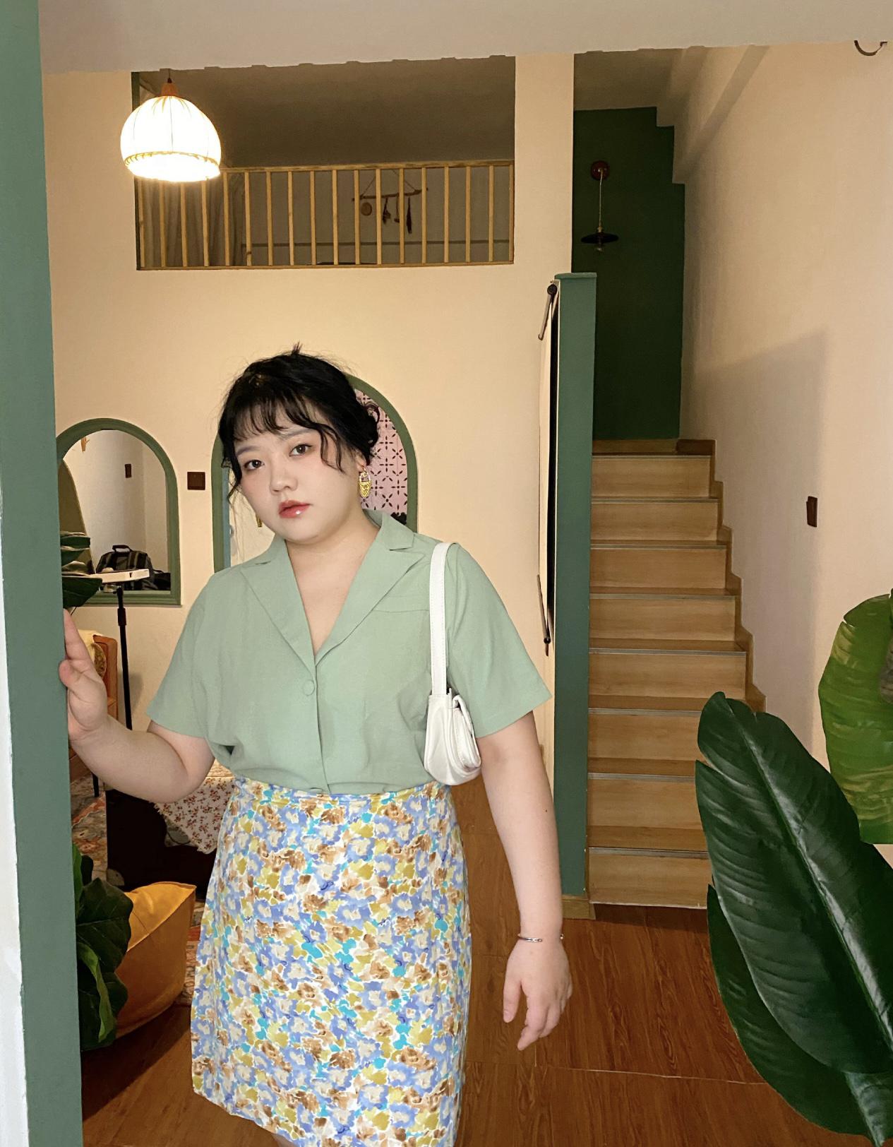 这才是真的胖女孩穿搭，身材圆润依然能穿出精致感，不沉闷很温柔