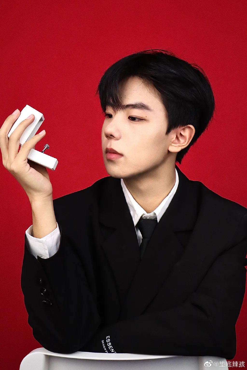 女生的p图技术有多强大,再一次感叹网红的p图技术