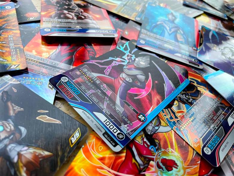 200万没凑齐奥特曼卡片,200万集奥特曼卡片没集满