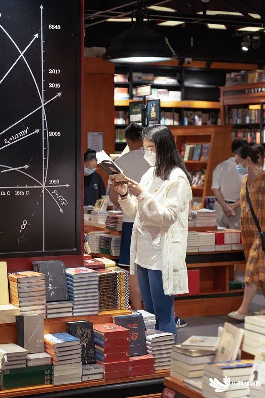 武汉夏天正确打开模式,暑假的n种打开方式视频